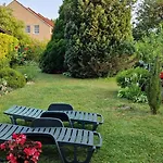 István Ház *