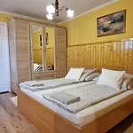 István Ház Apartamento