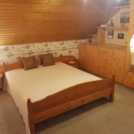 István Ház Apartman