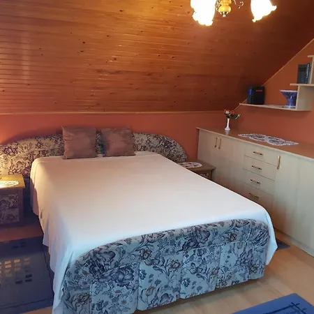 Istvan Haz Apartment *