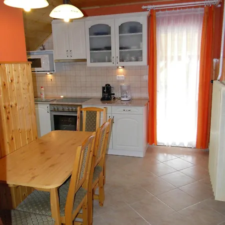 Istvan Haz Apartment *