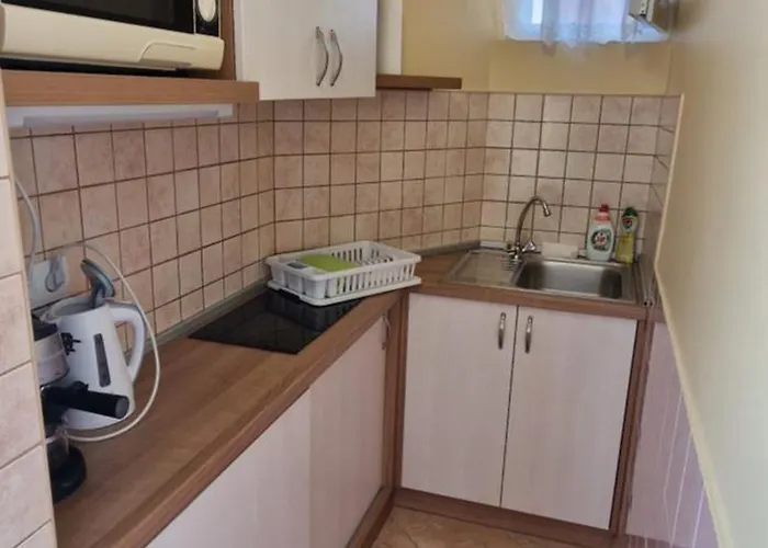 István Ház Apartman Balatonkeresztúr