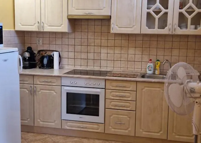 István Ház Apartman Balatonkeresztúr